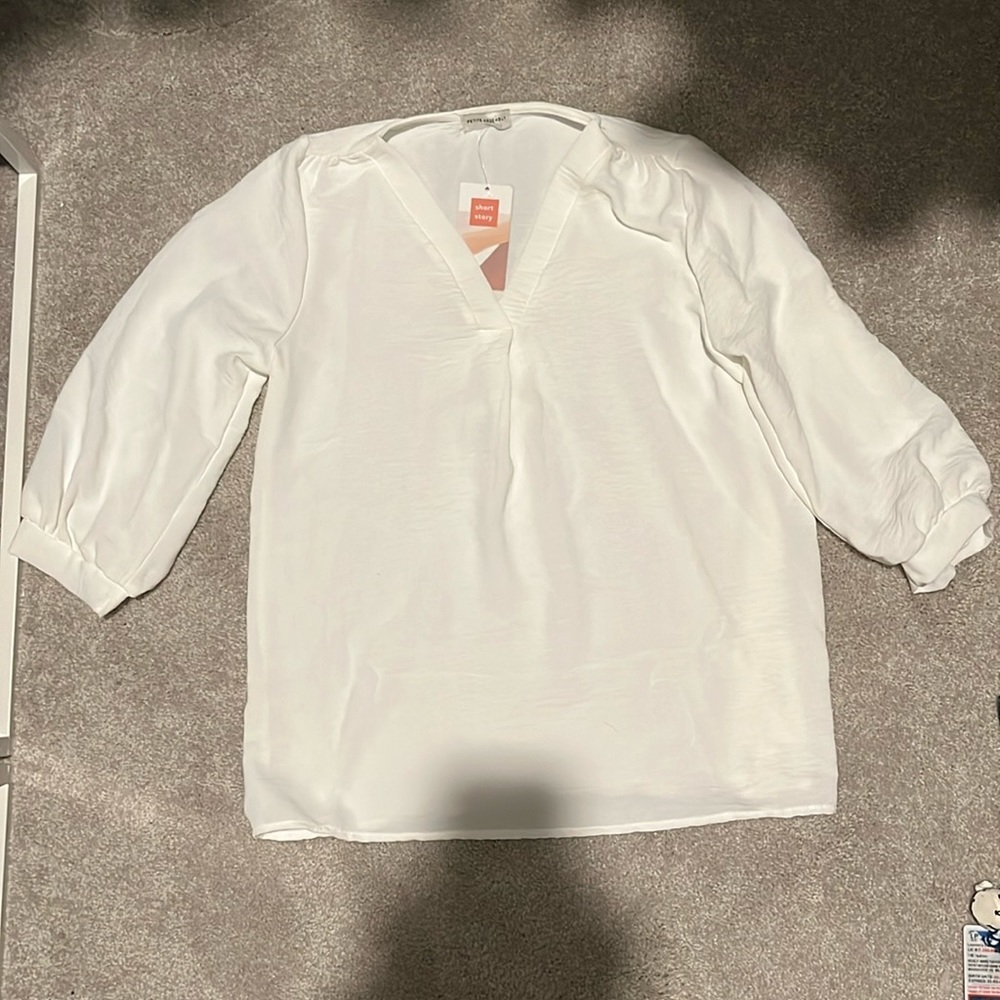 Petite Assembly White V-Neck Blouse XSP NWT Flowy 3/4 Sleeve